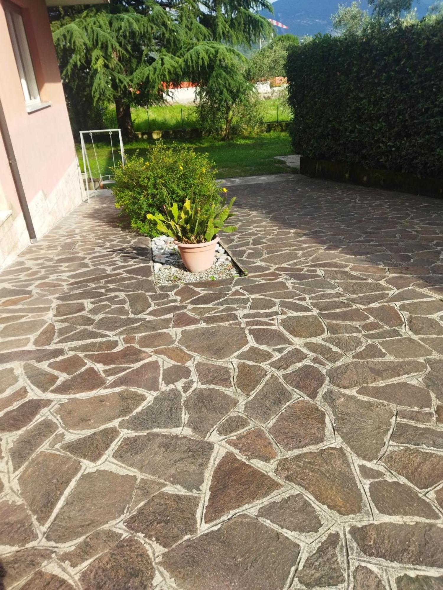 Appartamento Rose Garden House Wi-Fi Riva del Garda Esterno foto