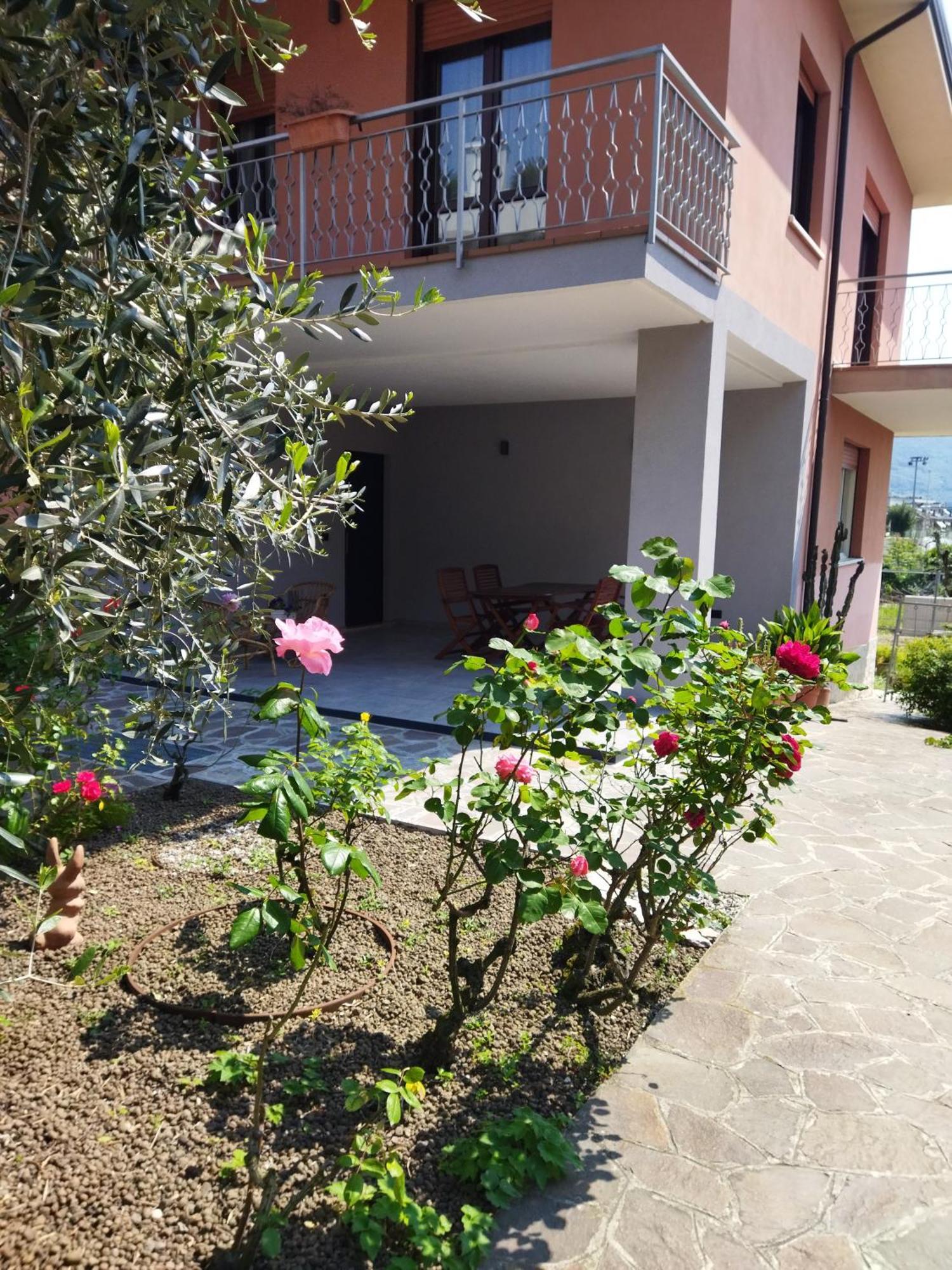 Appartamento Rose Garden House Wi-Fi Riva del Garda Esterno foto